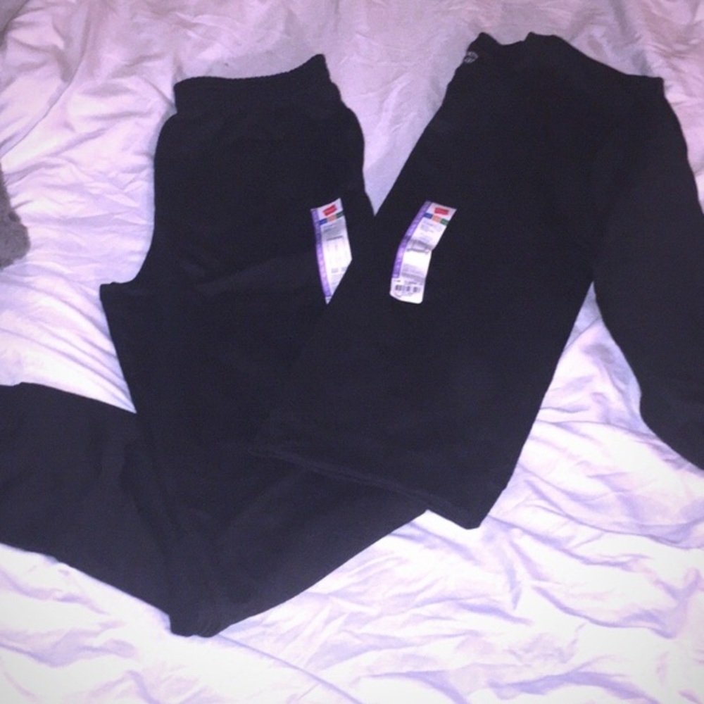 NWT Blk Hanes Sweatshirt and Matching Pants